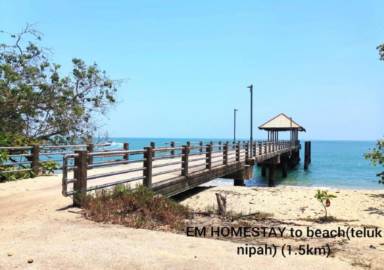 Em Homestay Pekan Pangkor Luaran gambar