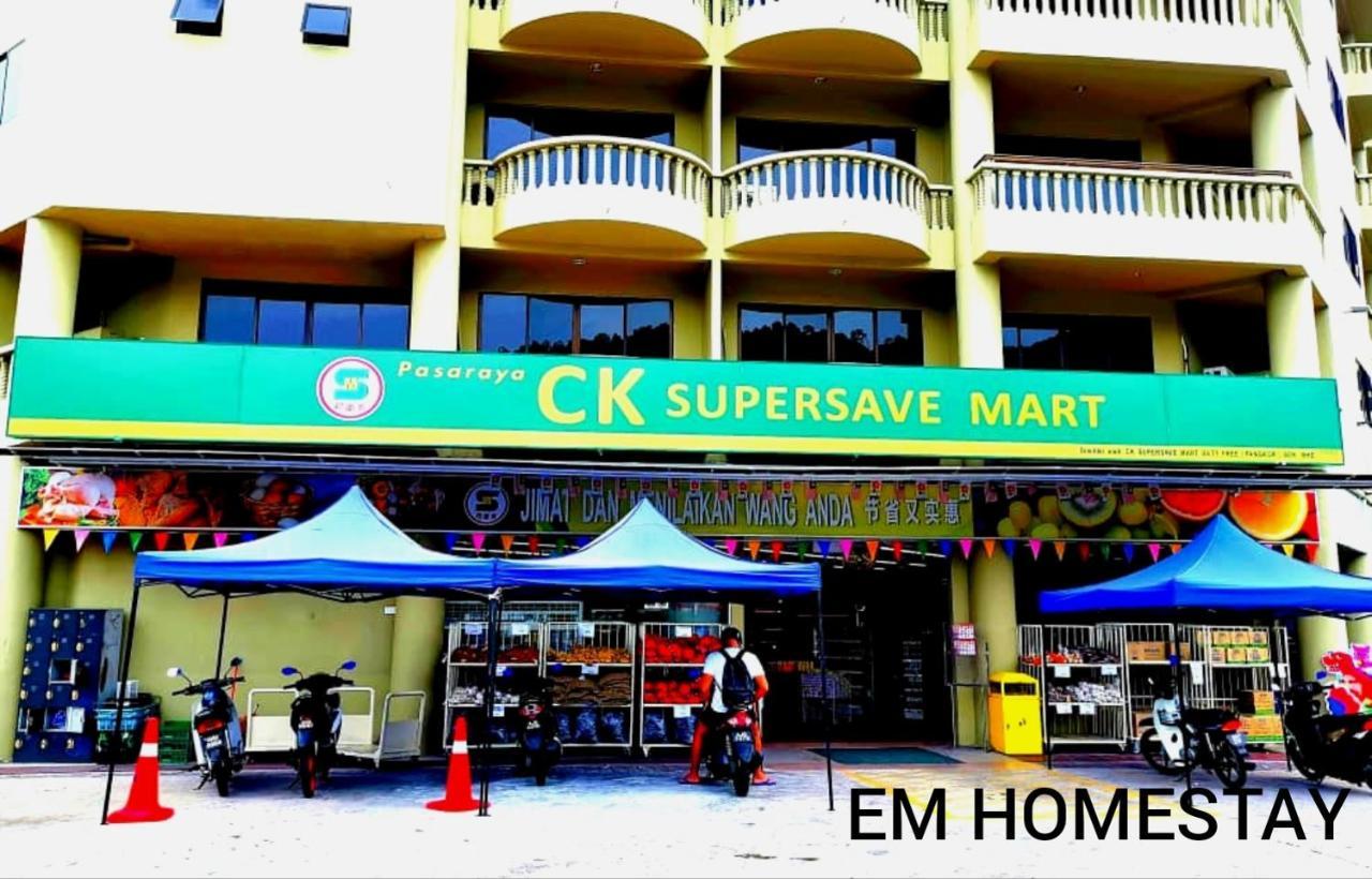 Em Homestay Pekan Pangkor Luaran gambar